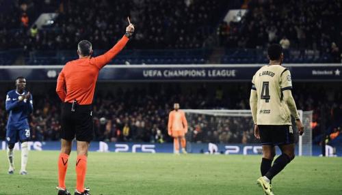 巴萨近3届欧冠6次染红 近10年红牌数全欧洲最多