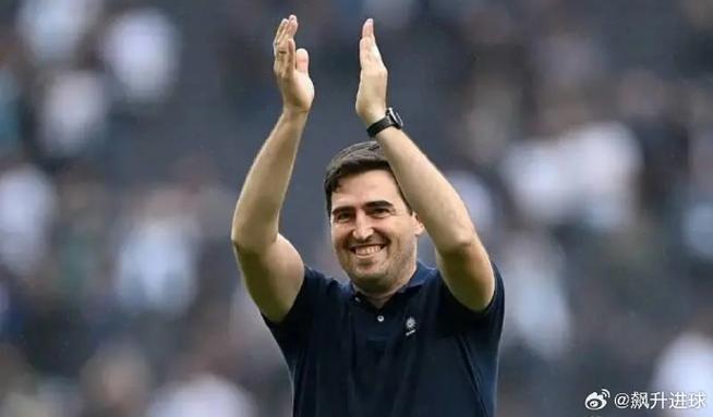 伯恩茅斯主帅伊劳拉将离队 俱乐部已启动新帅遴选 麦肯纳成头号目标