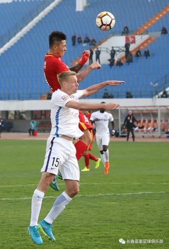 Cuzz：队员间互相尊重，我也是人不可能每次都打得好