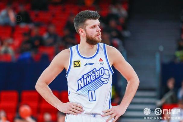 拉科塞维奇加盟广东宏远 CBA生涯场均14分8.1板