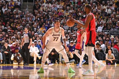 ESPN预测火箭对阵湖人比赛胜率 主队50.8%略占优