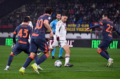 国米进意大利杯决赛 3-2淘汰科莫